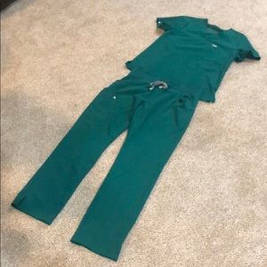 Figs Hunter Green set! Kade M/T pants, M top